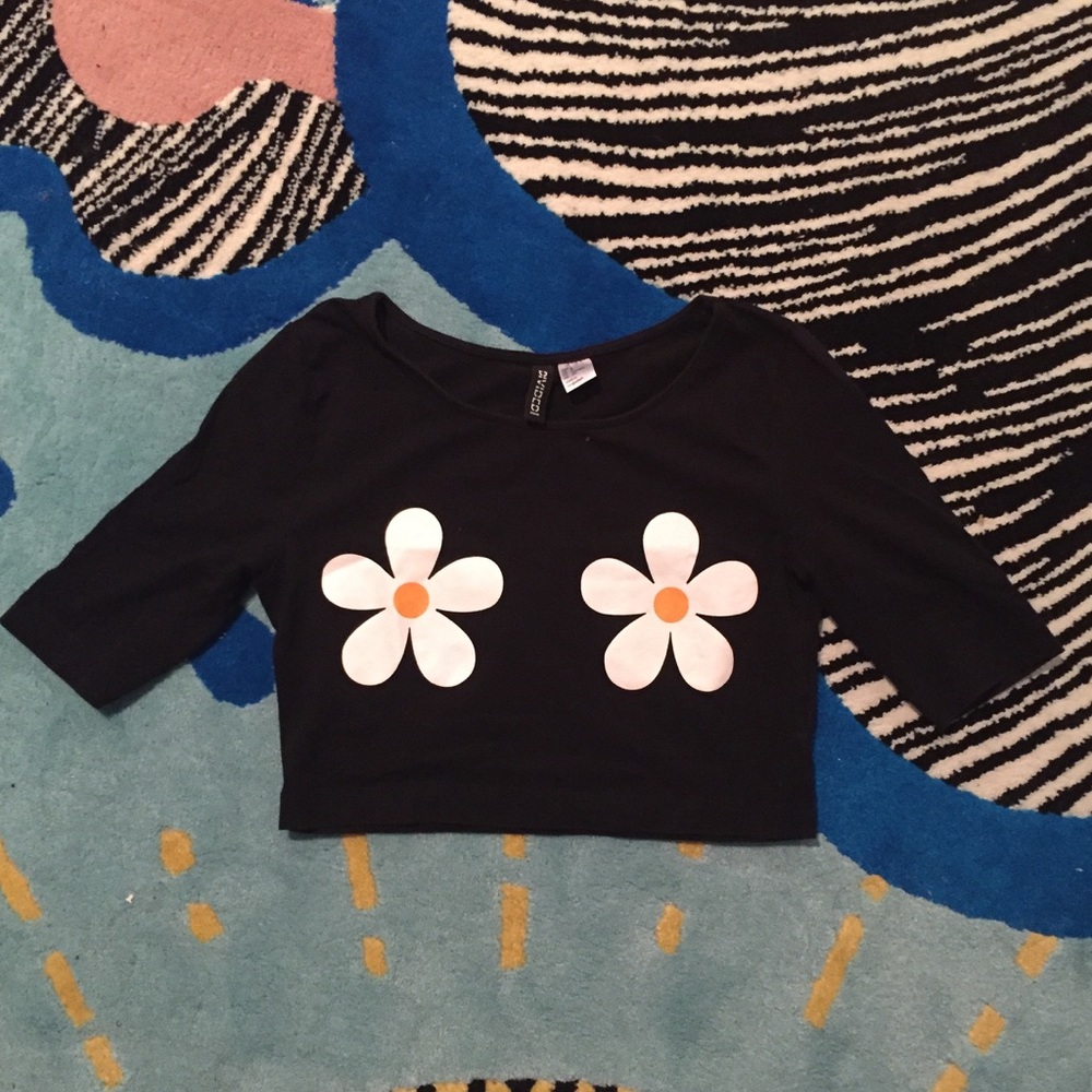 Black Daisy Crop Top